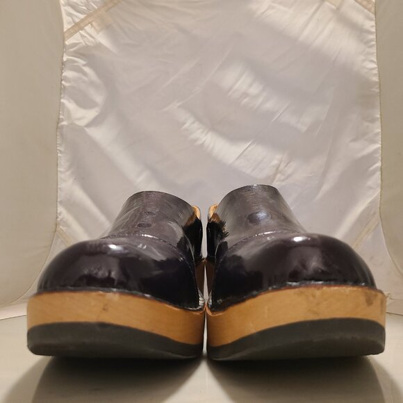 Womens Multnomah Fancier Wooden Patent Leather Clog Size: 10 Color: Burgundy - Picture 8 of 13